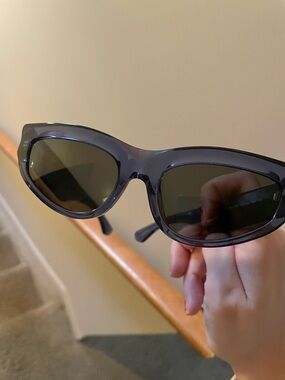 Authentic Burberry dark blue sunglasses Burberry sunnies without case